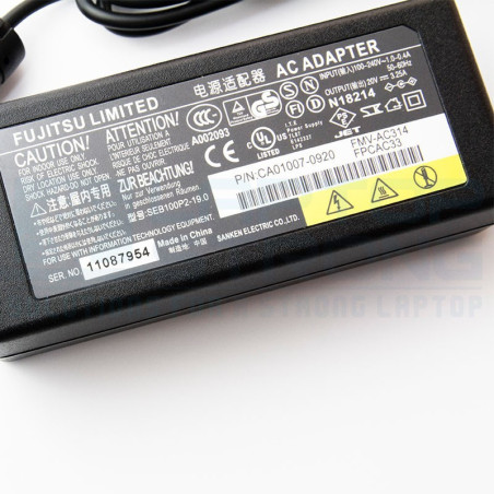 Incarcator laptop ORIGINAL Fujitsu 65W 3.25A 20V conector 5.5 * 2.5 mm